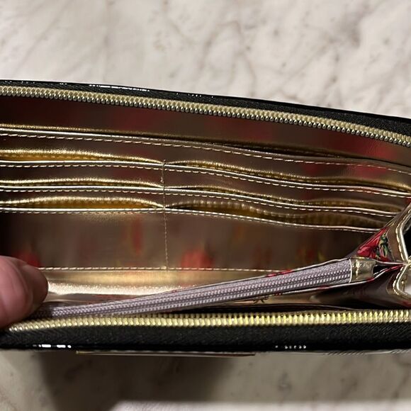 Betsy Johnson Black & Gold Large Patent Leather Wristlet - Picture 4 of 8